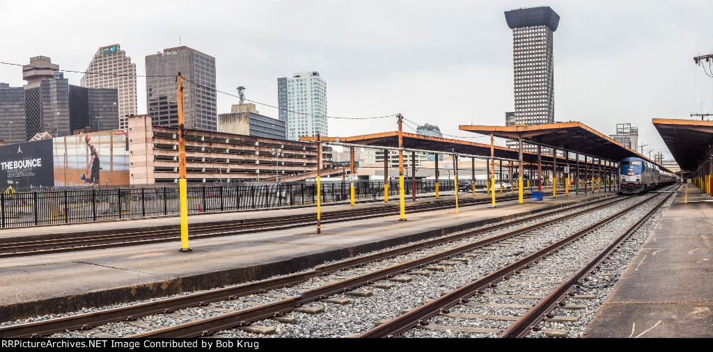 The northbound Crescent just prior to departure from New Orleans Union Passenger Terminal